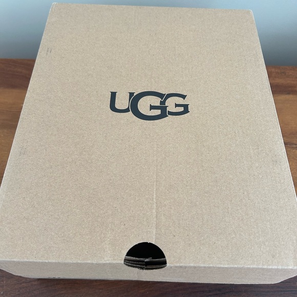 UGG Women's Lakeside Heritage Lace Boots in Chestnut Color- Size 7.5 - Picture 10 of 11